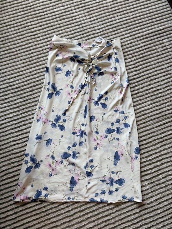Blu Pepper Dresses & Skirts - Cream Floral Tie-Waist Midi Skirt